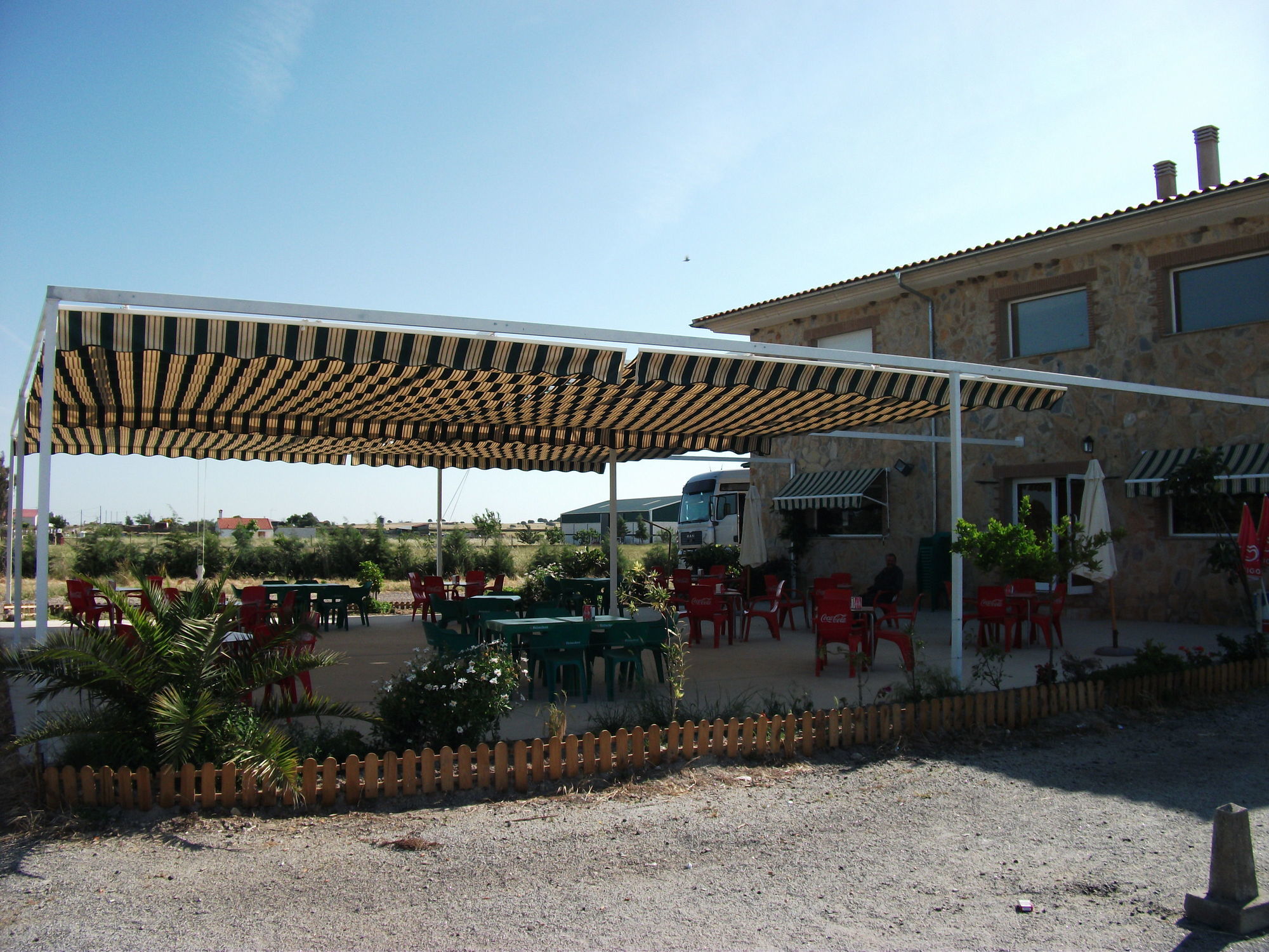 Hotel Restaurante Sostenible La Laguna Brozas Exterior photo